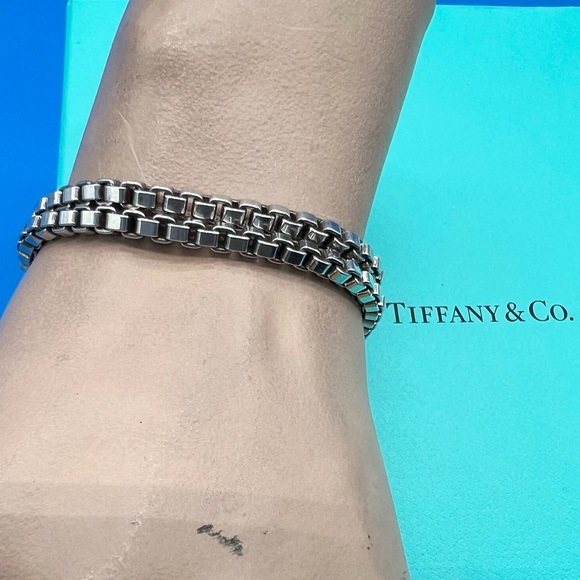 🔴Authentic TIFFANY & CO Sterling Silver Box Venation Link necklace🔴 - Picture 5 of 10
